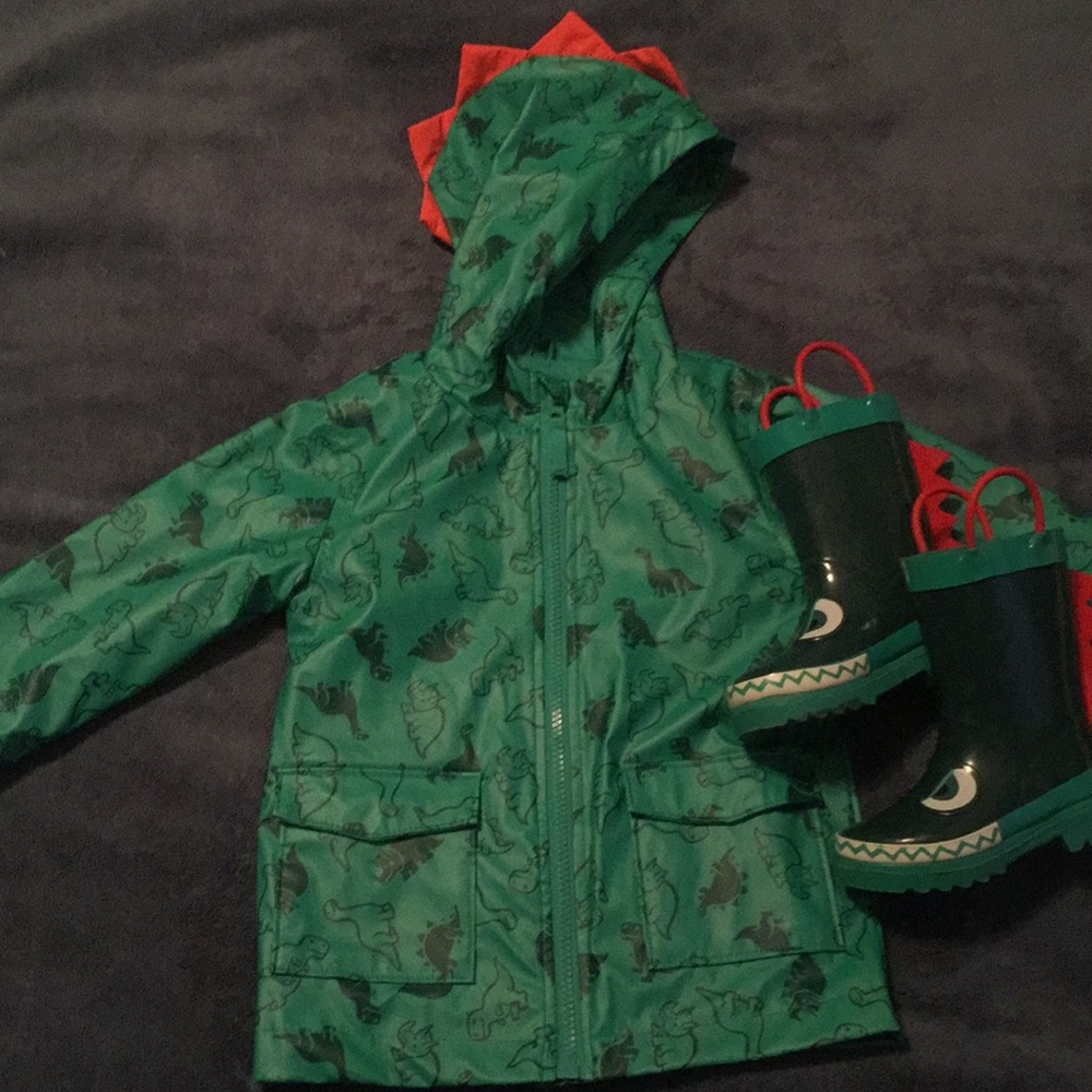 Cherokee 2T boy dinosaur raincoat and rain boots